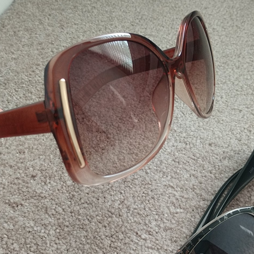 Sunglasses - Picture 3 of 6